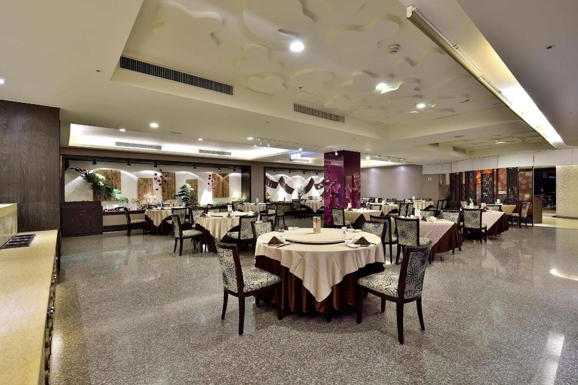Shinkansen Grand Hotel Taichung Eksteriør bilde