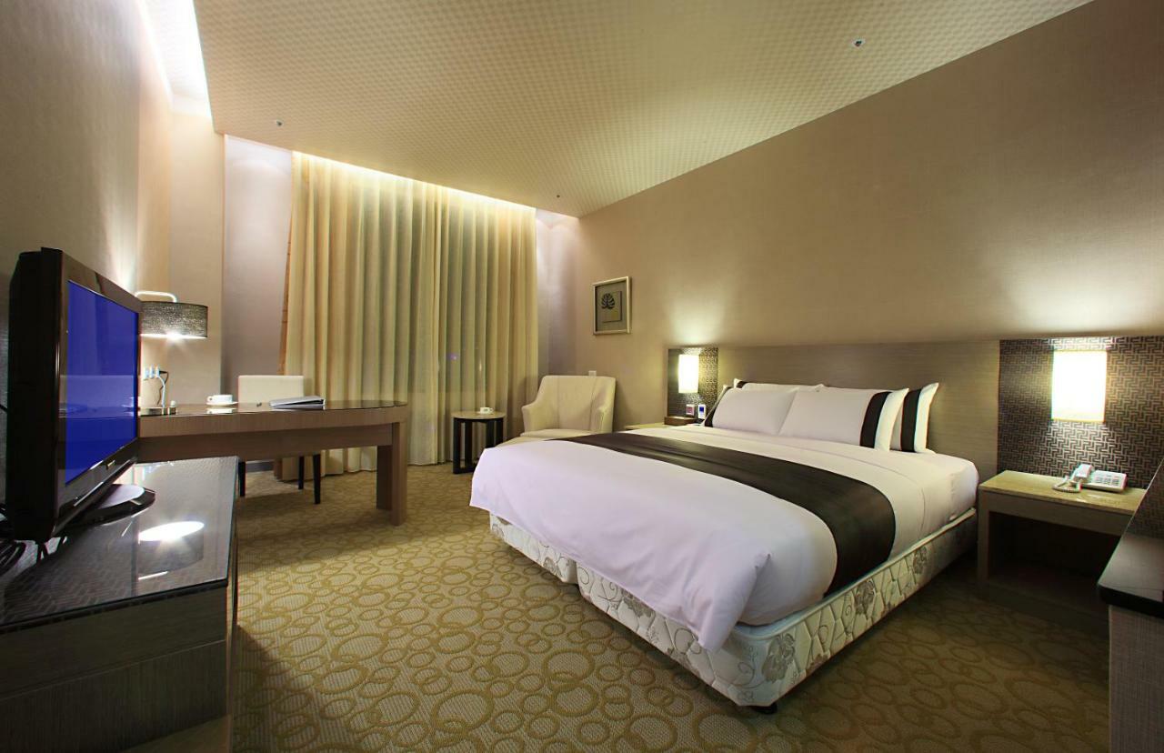Shinkansen Grand Hotel Taichung Eksteriør bilde
